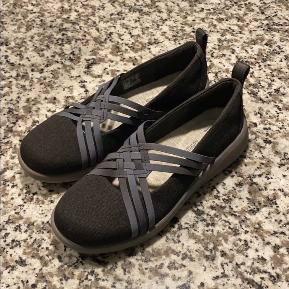 Clarks Cora Slip On, Sz 6